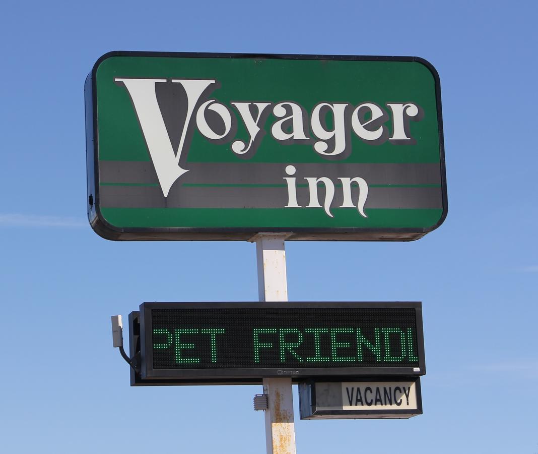 Voyager Inn Saint Ignace Exterior foto